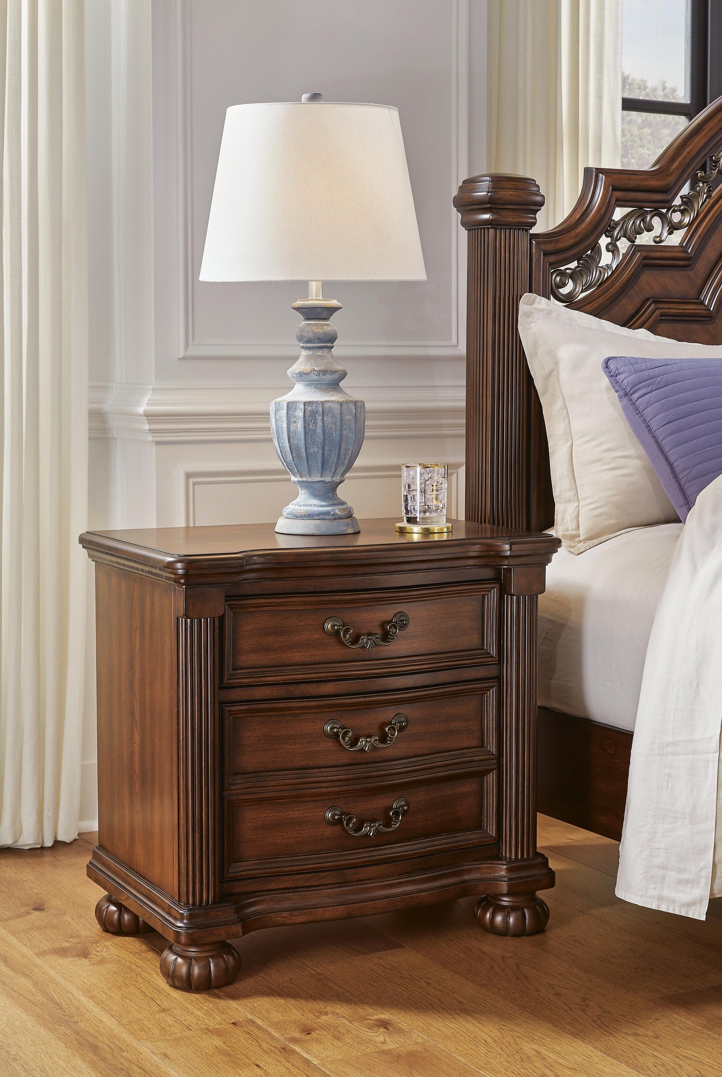 Lavinton King Poster Bed 6-Piece Set — Chest, Mirror, Nightstand Signature Design by Ashley® Bedroom