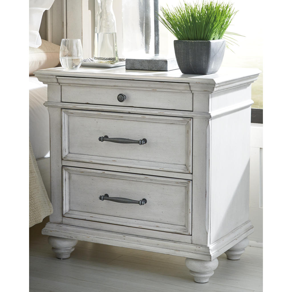 Kanwyn Queen Upholstered Panel Bed, Dresser, and Nightstand Benchcraft® Uncategorized