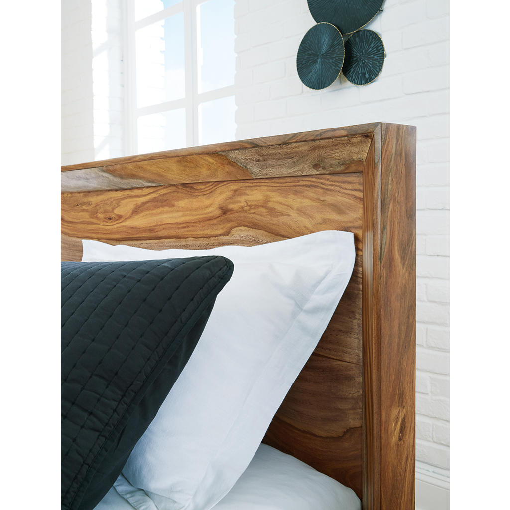 Dressonni California King Panel Bed Signature Design by Ashley® Bedroom