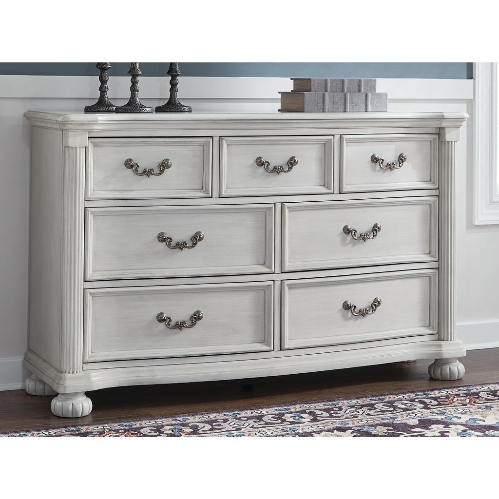 Montelaine Dresser Benchcraft® Bedroom