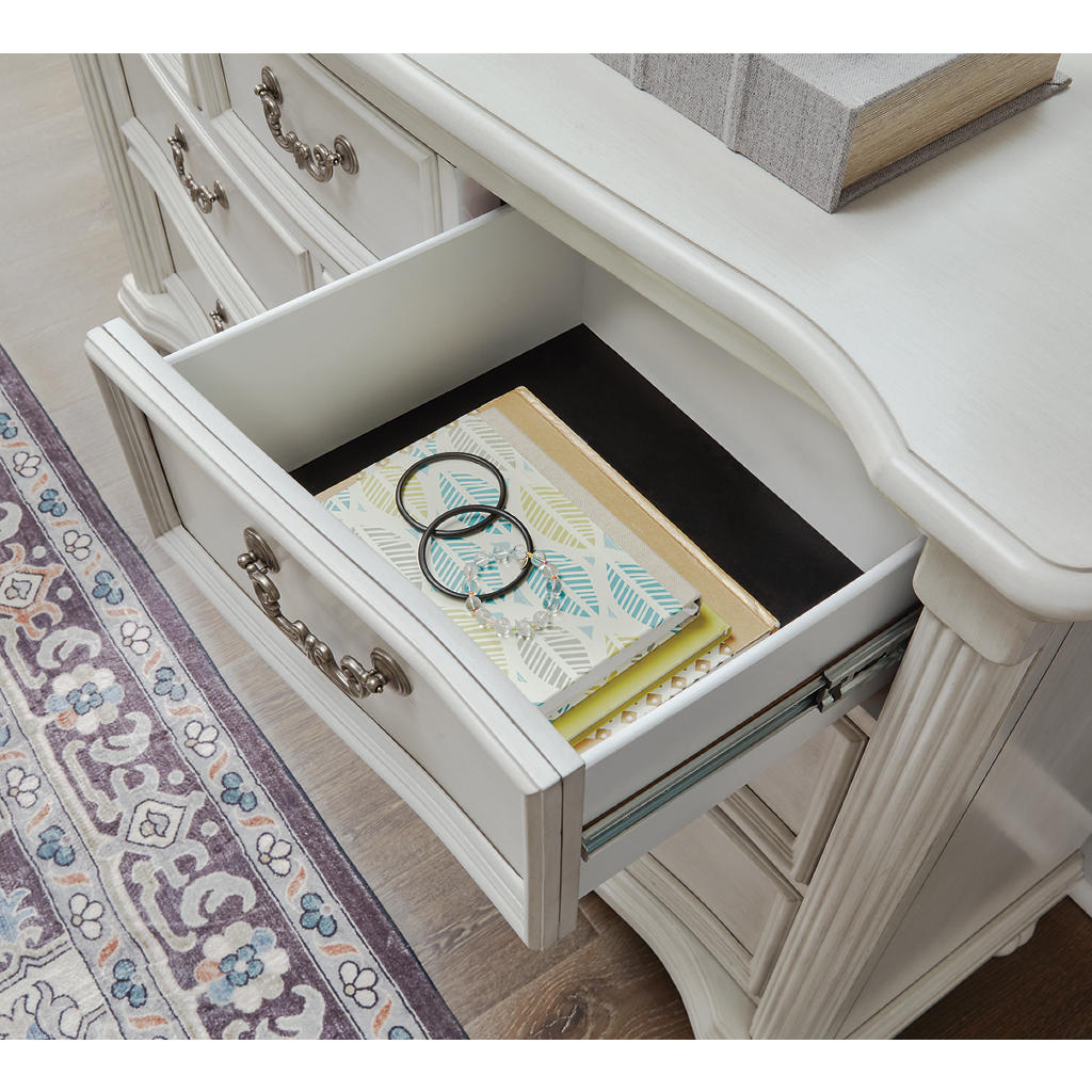 Montelaine Dresser Benchcraft® Bedroom