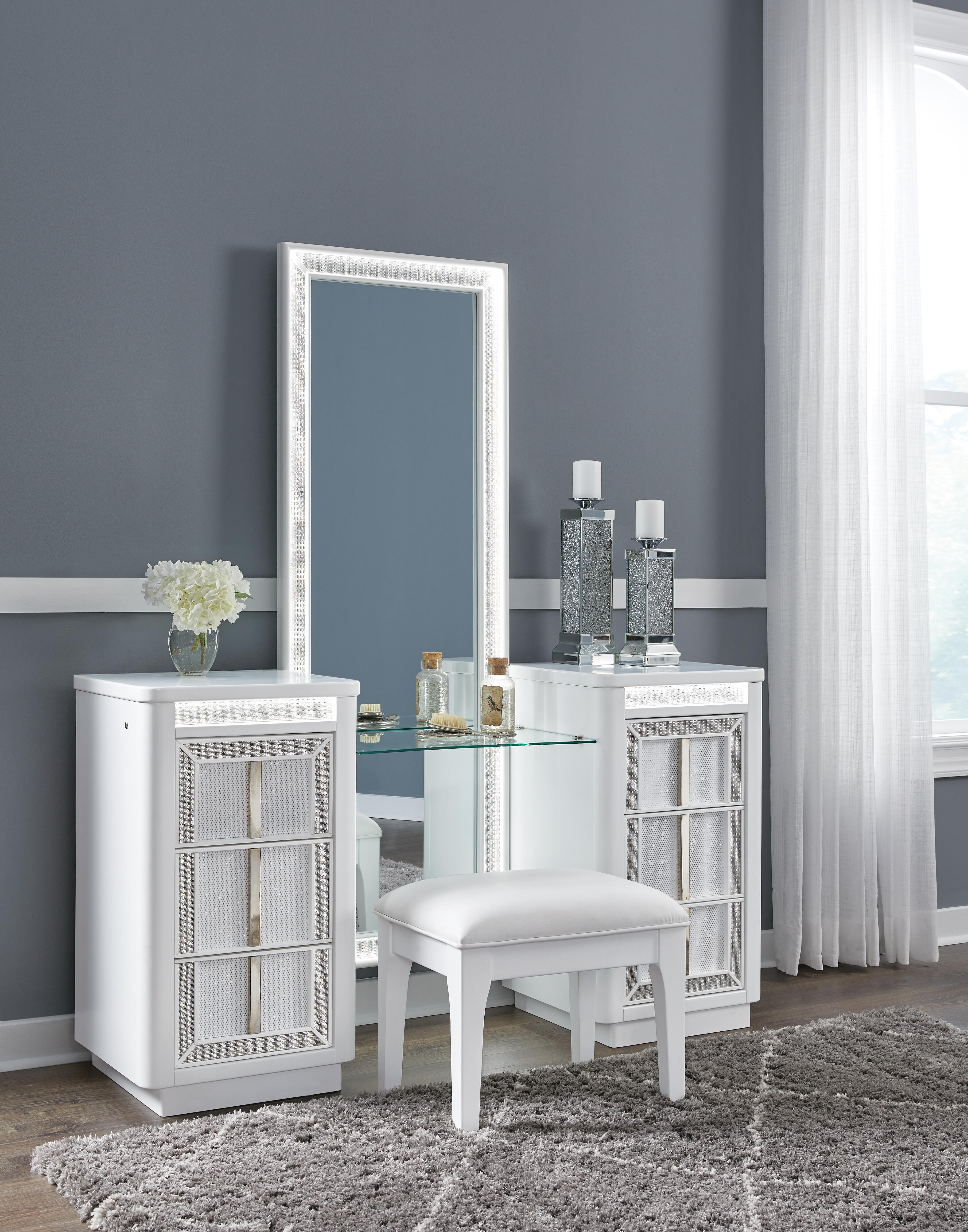Chalanna Vanity, Mirror and Stool — 3-Piece Set Signature Design by Ashley® Bedroom