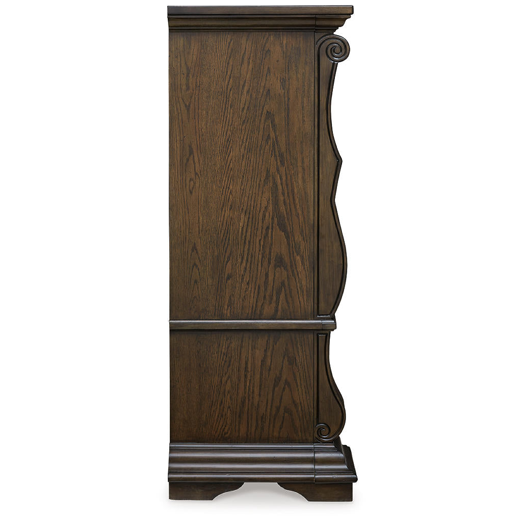 Maylee Queen Panel Bed, Dresser, Mirror, Chest and 2 Nightstands Signature Design by Ashley® Uncategorized