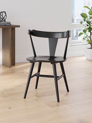 Gretlynn Dining Chair Signature Design by Ashley® Dining Room Chairs