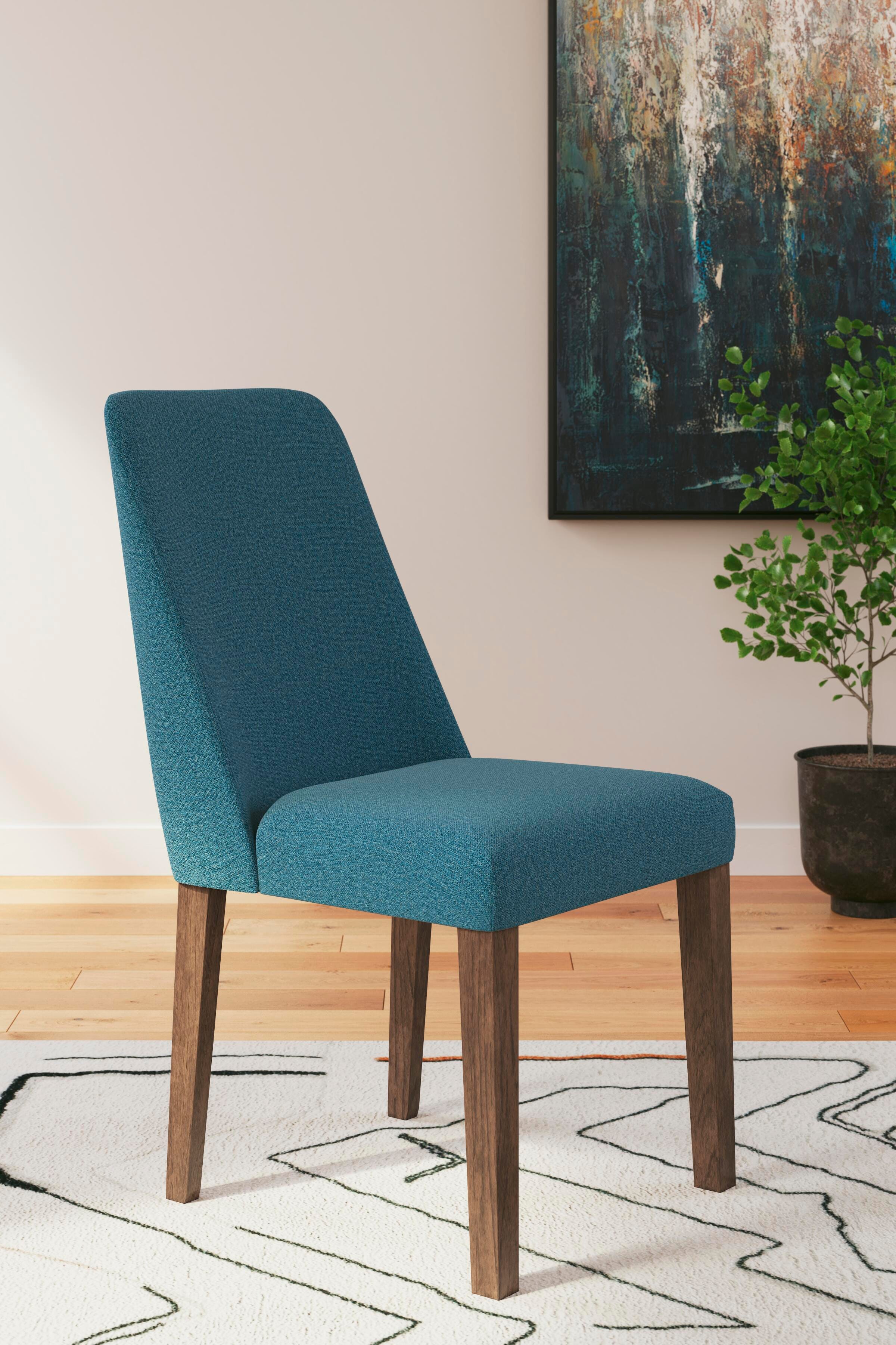 Lyncott Extension Dining Table and 6 Chairs