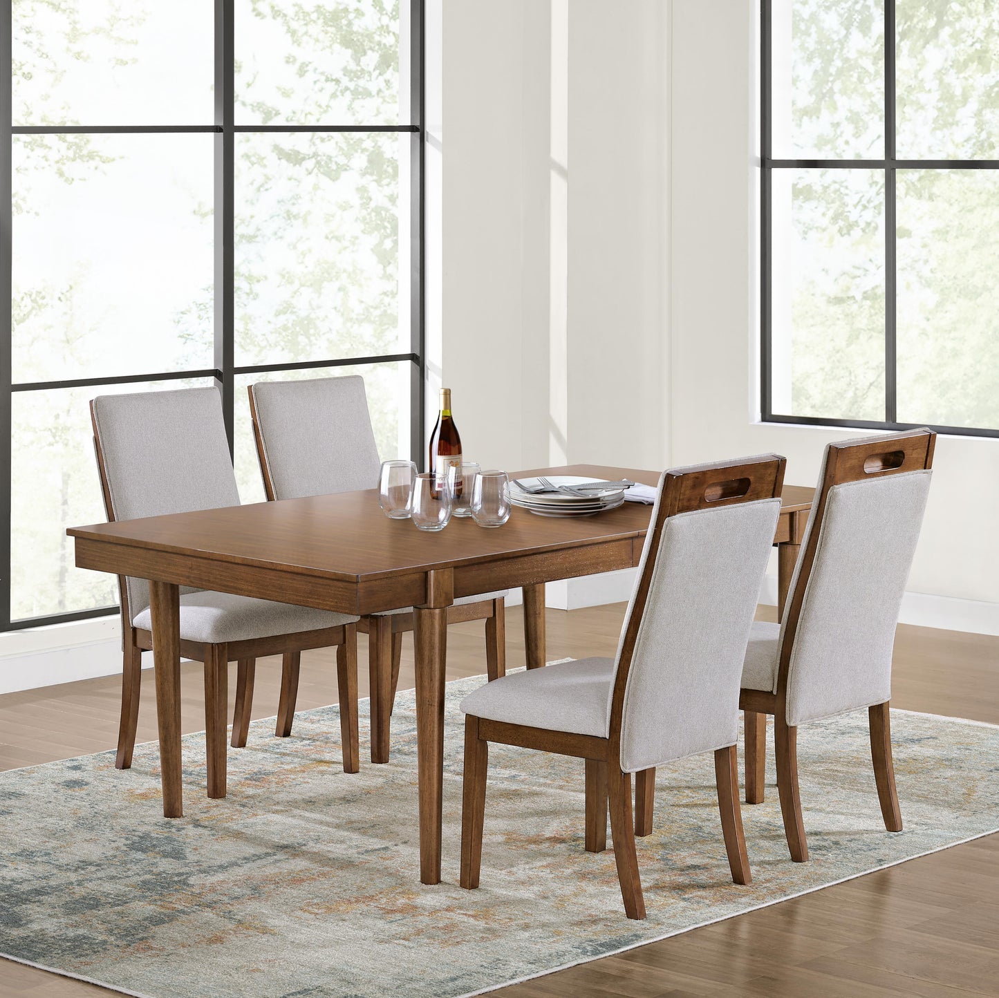 Lyncott Extension Dining Table and 4 Chairs
