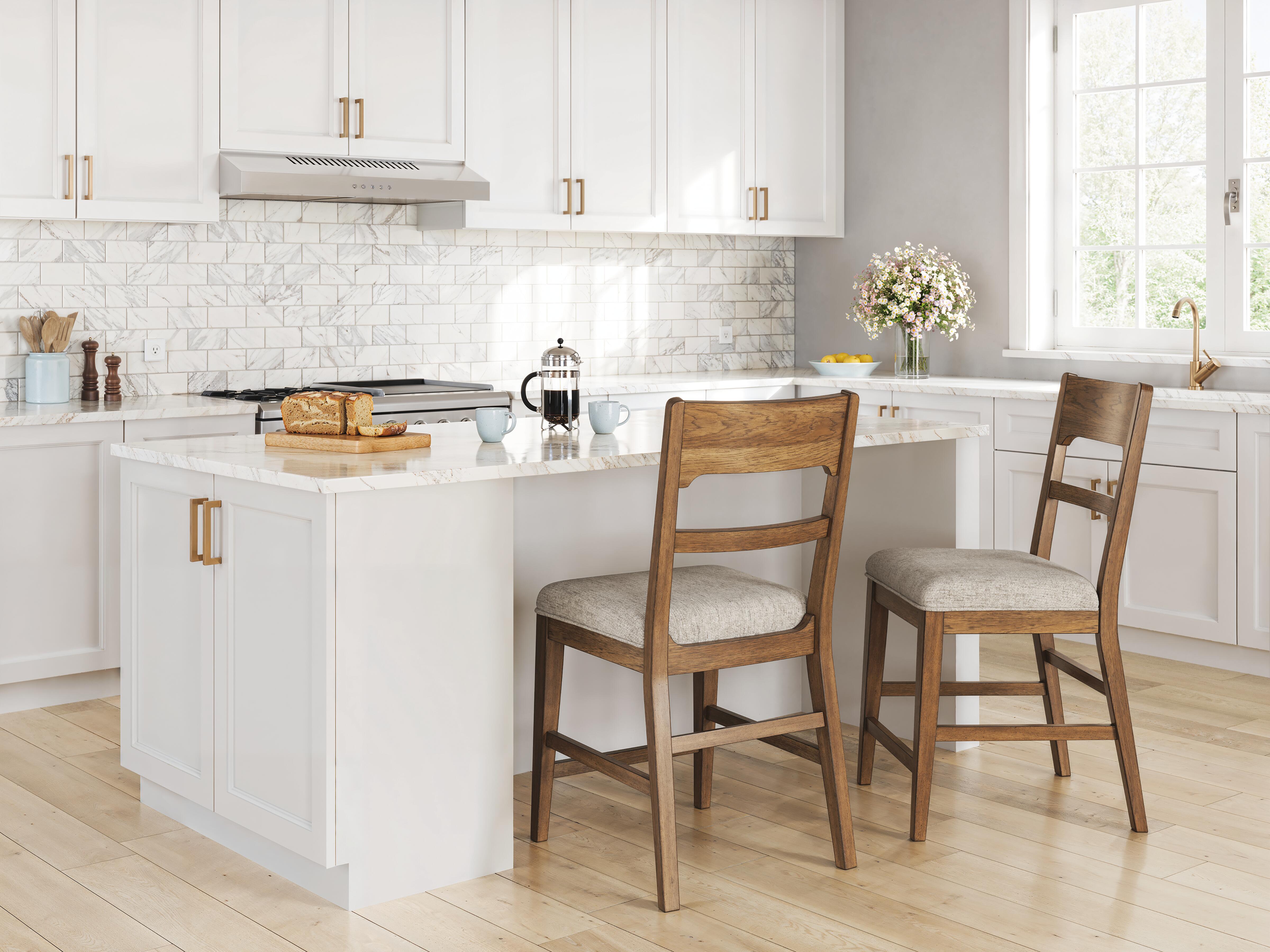Cabalynn Counter Height Table and 4 Barstools (D4 — 42in Stools)