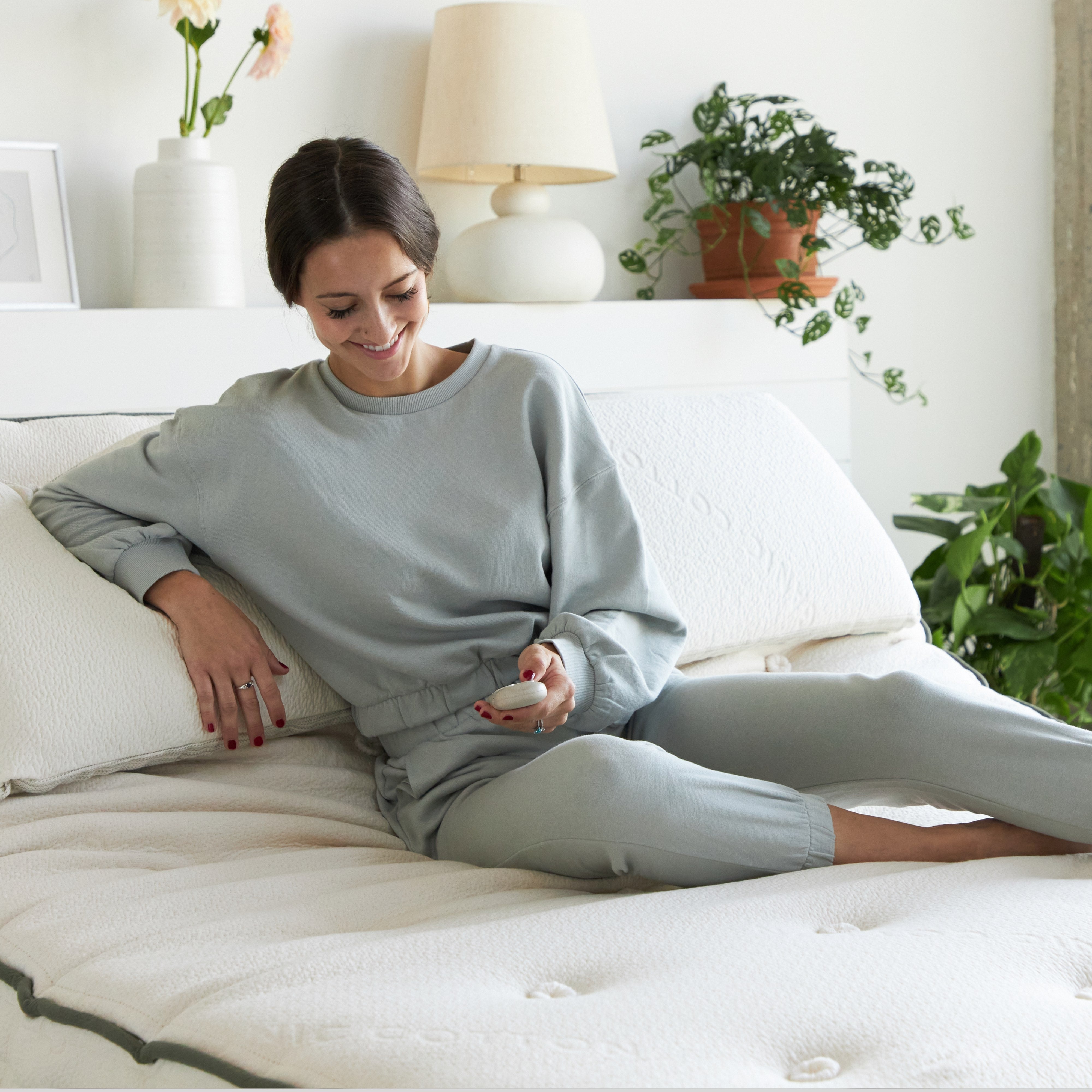 Avocado Eco Adjustable Base — Head and Foot Lift, Massage, Zero Gravity