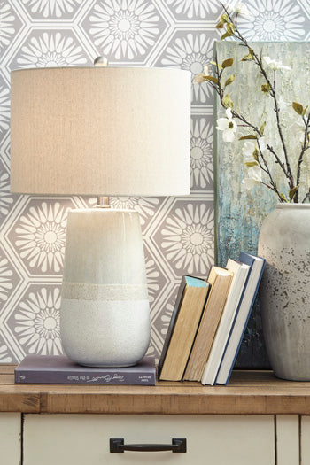 Shavon Table Lamp Signature Design by Ashley® Lighting