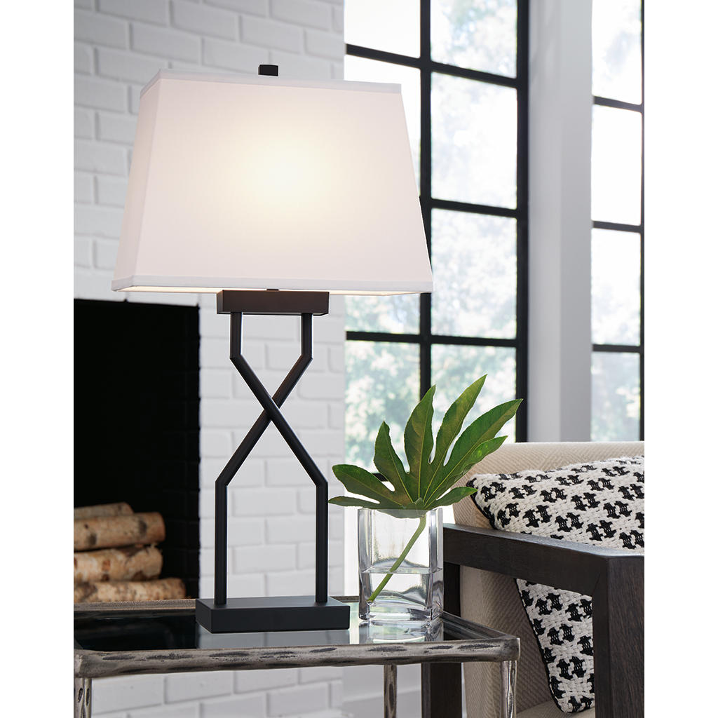 Brookthrone Table Lamp (Set of 2) Signature Design by Ashley® Lighting