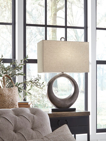 Saria Table Lamp Signature Design by Ashley® Lighting