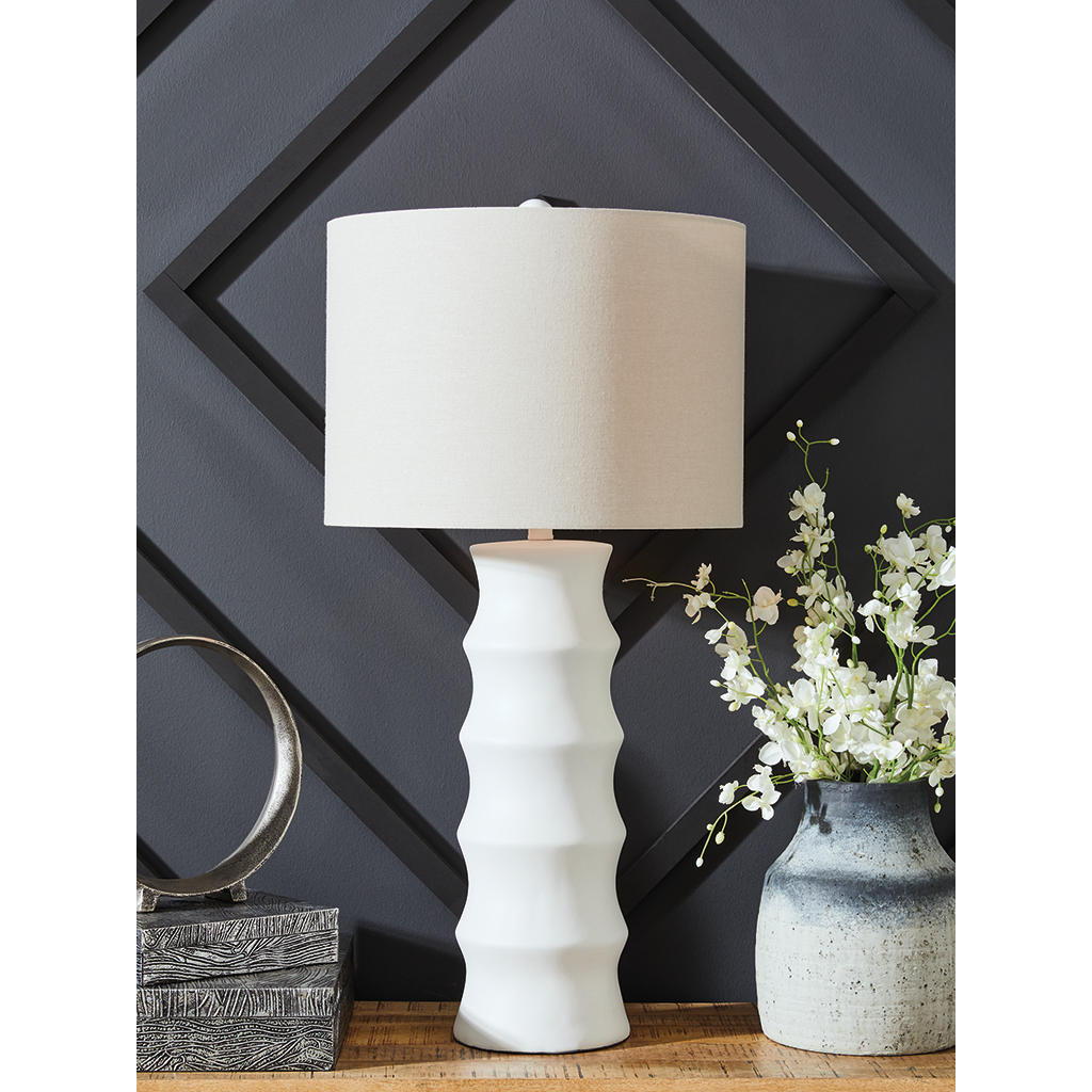 Veraleigh Table Lamp Signature Design by Ashley® Lighting