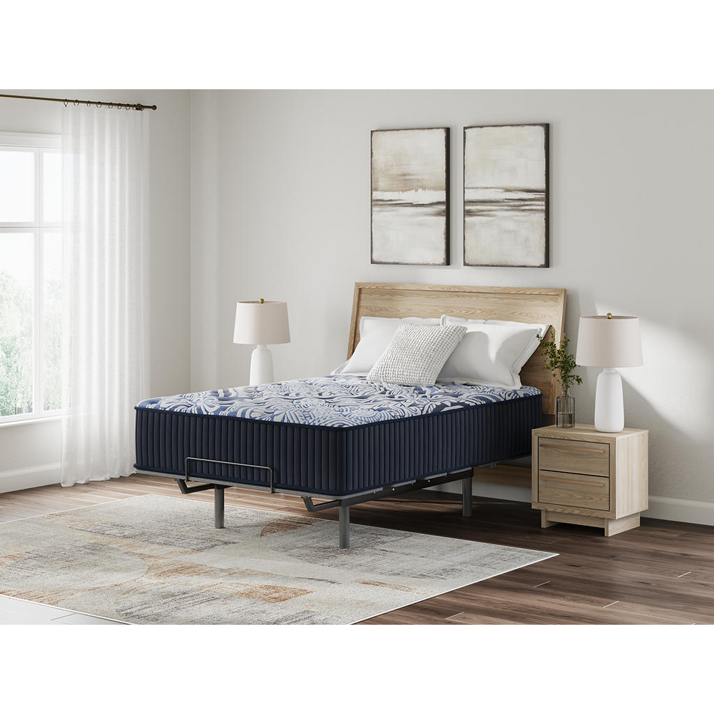 Firm Luxe 2.0 Queen Mattress Sierra Sleep® By Ashley Queen