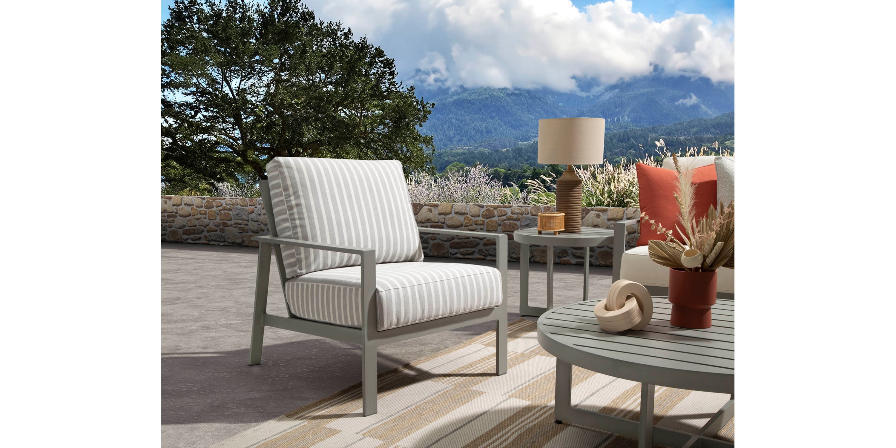 Morris Outdoor Lounge Chair Bassett