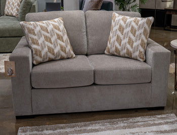 Bridgepoint Loveseat