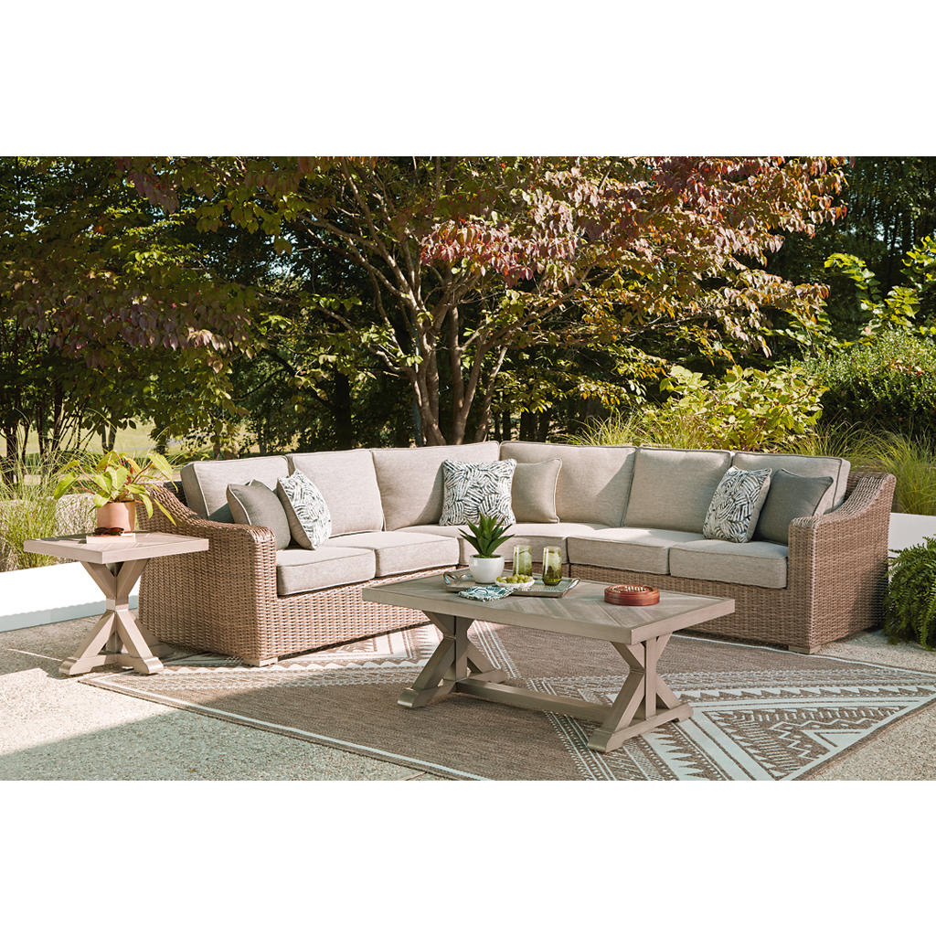 Laguna Heights 3-Piece Outdoor Sectional Signature Design by Ashley® Outdoor