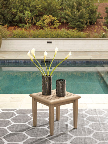 Gerianne End Table Signature Design by Ashley® Tables