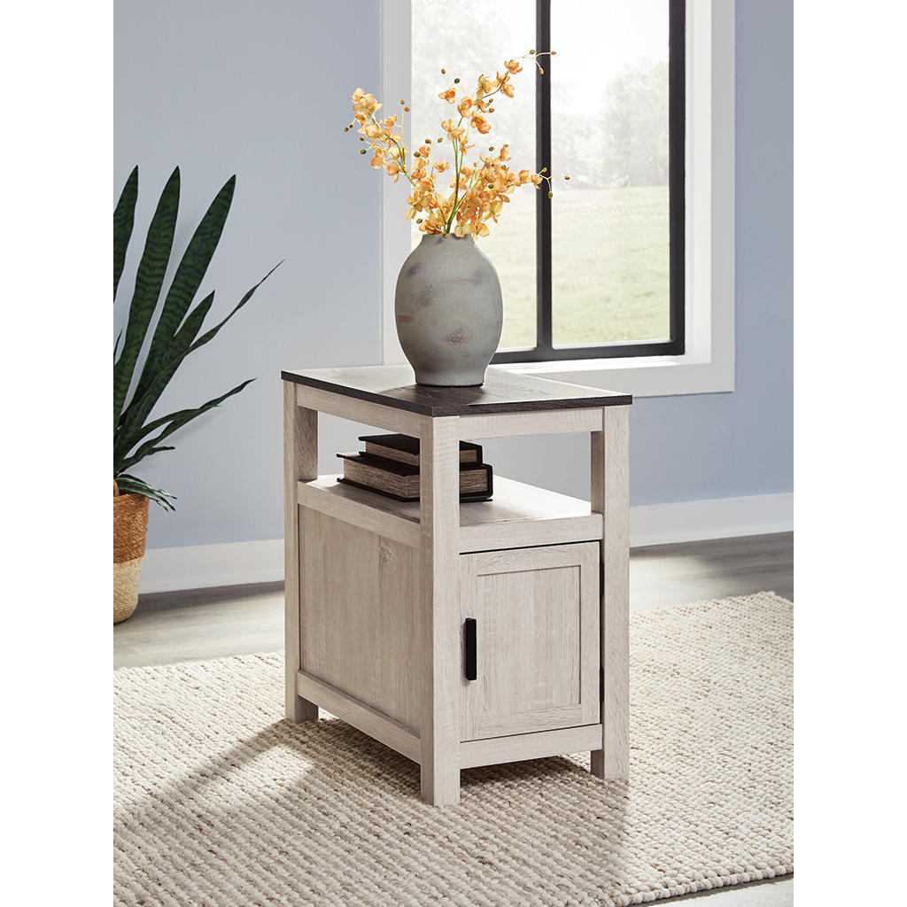 Fendenmore Chairside End Table Signature Design by Ashley® Living Room