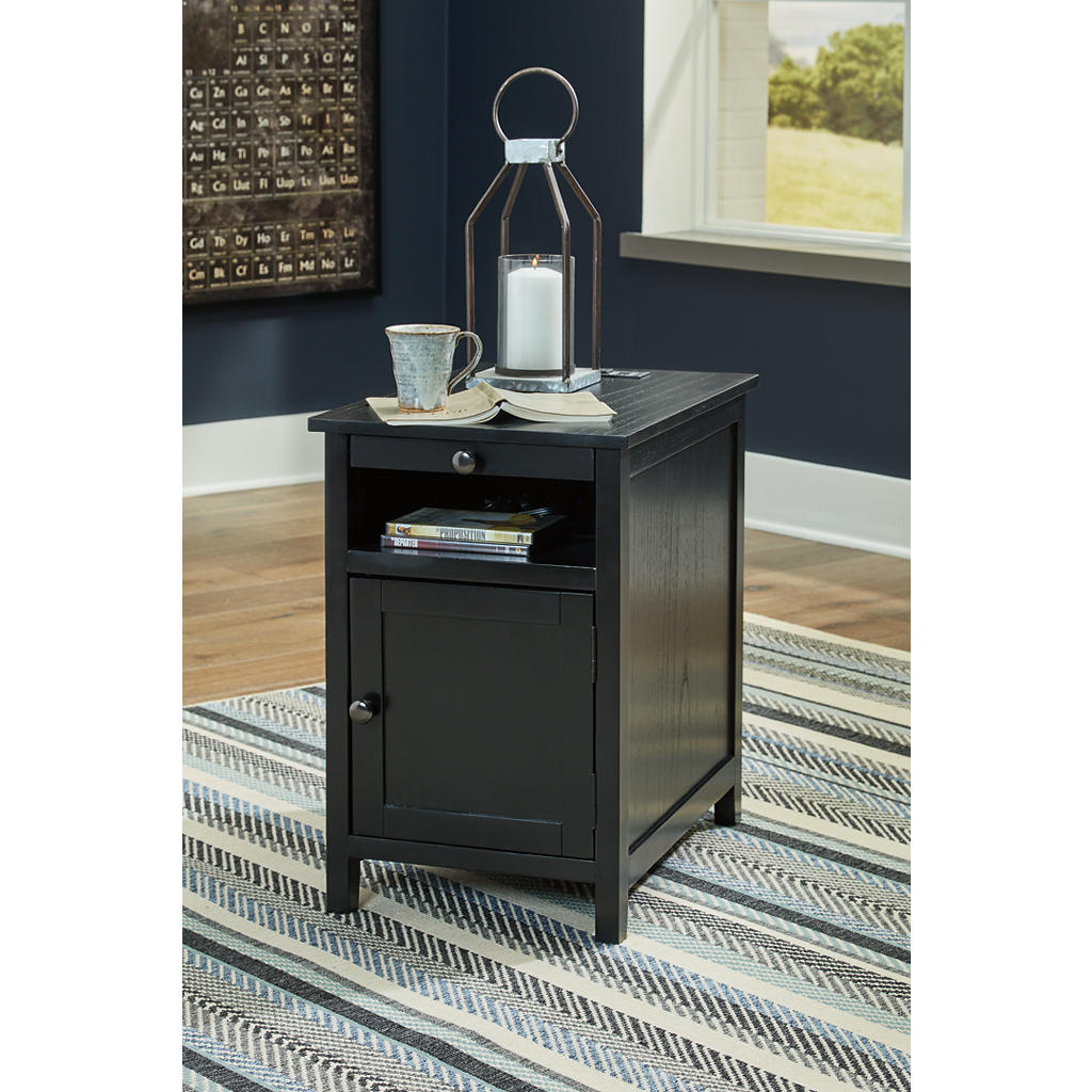 Treytown Chairside End Table Signature Design by Ashley® Living Room