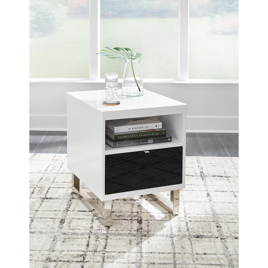 Gardoni Coffee Table and 2 Chairside End Tables Signature Design by Ashley® Uncategorized