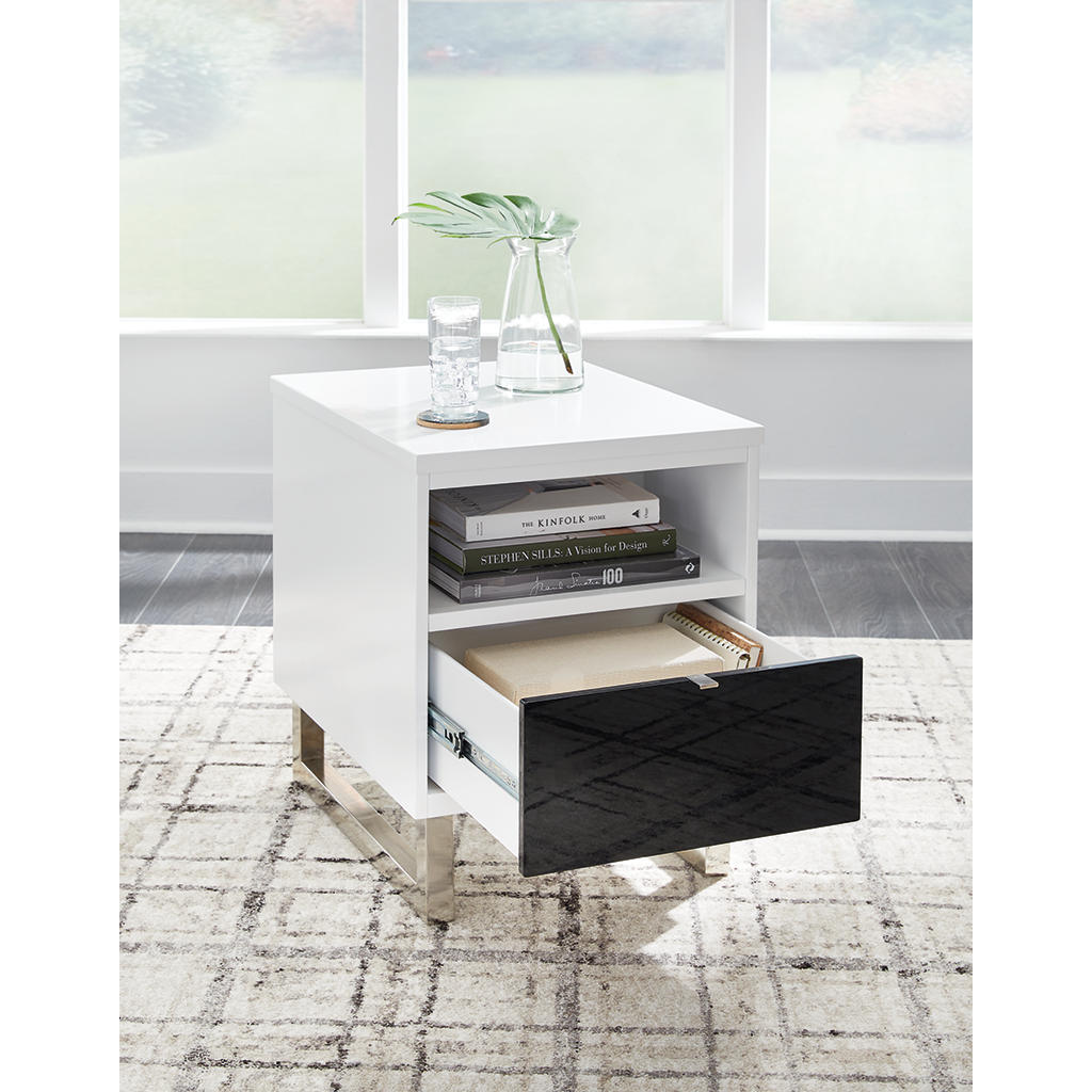 Gardoni Coffee Table and 2 Chairside End Tables Signature Design by Ashley® Uncategorized