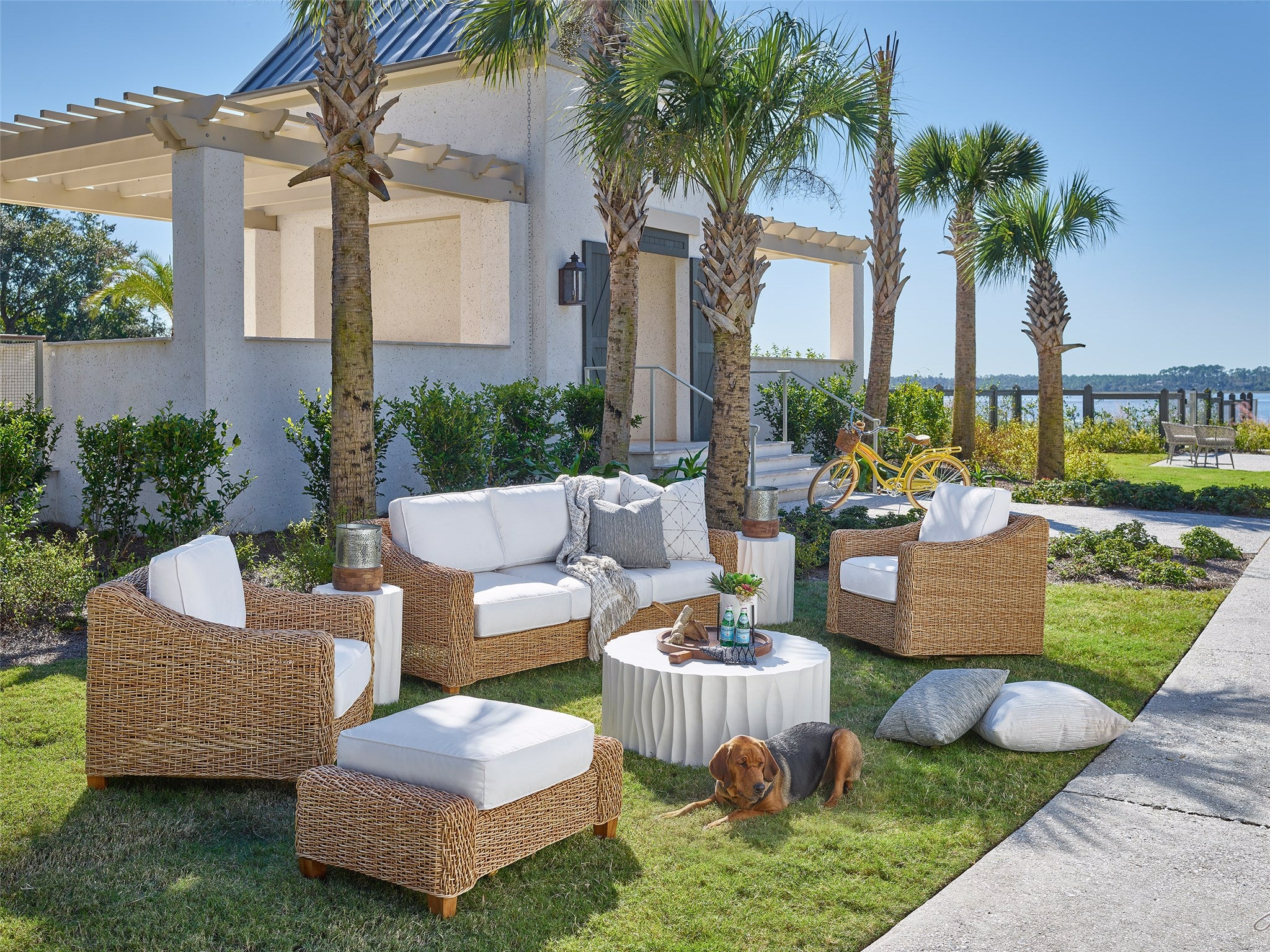 Universal Furniture Geneva Round Cocktail Table — Coastal Living Outdoor Collection