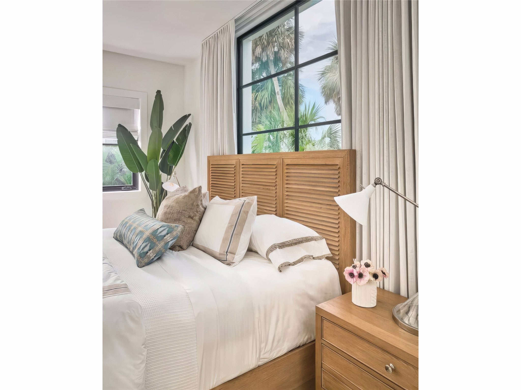 Universal Furniture Weekender Bed — Weekender Collection