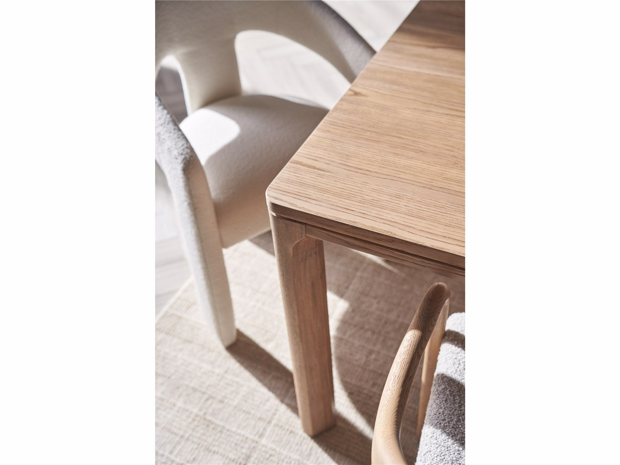 Universal Furniture Malone Dining Table — Modern Collection