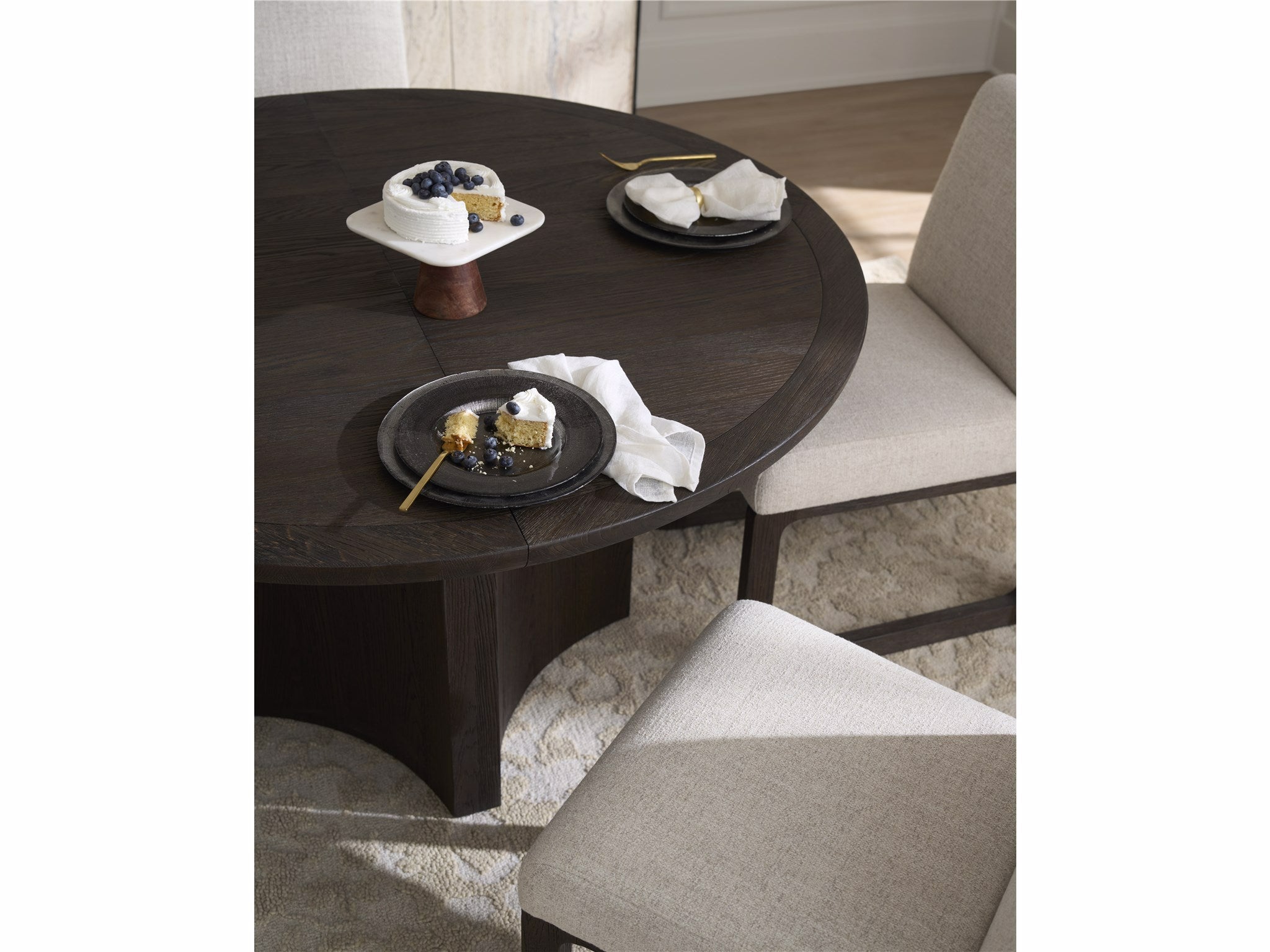 Universal Furniture Sable Round Dining Table — Modern Collection