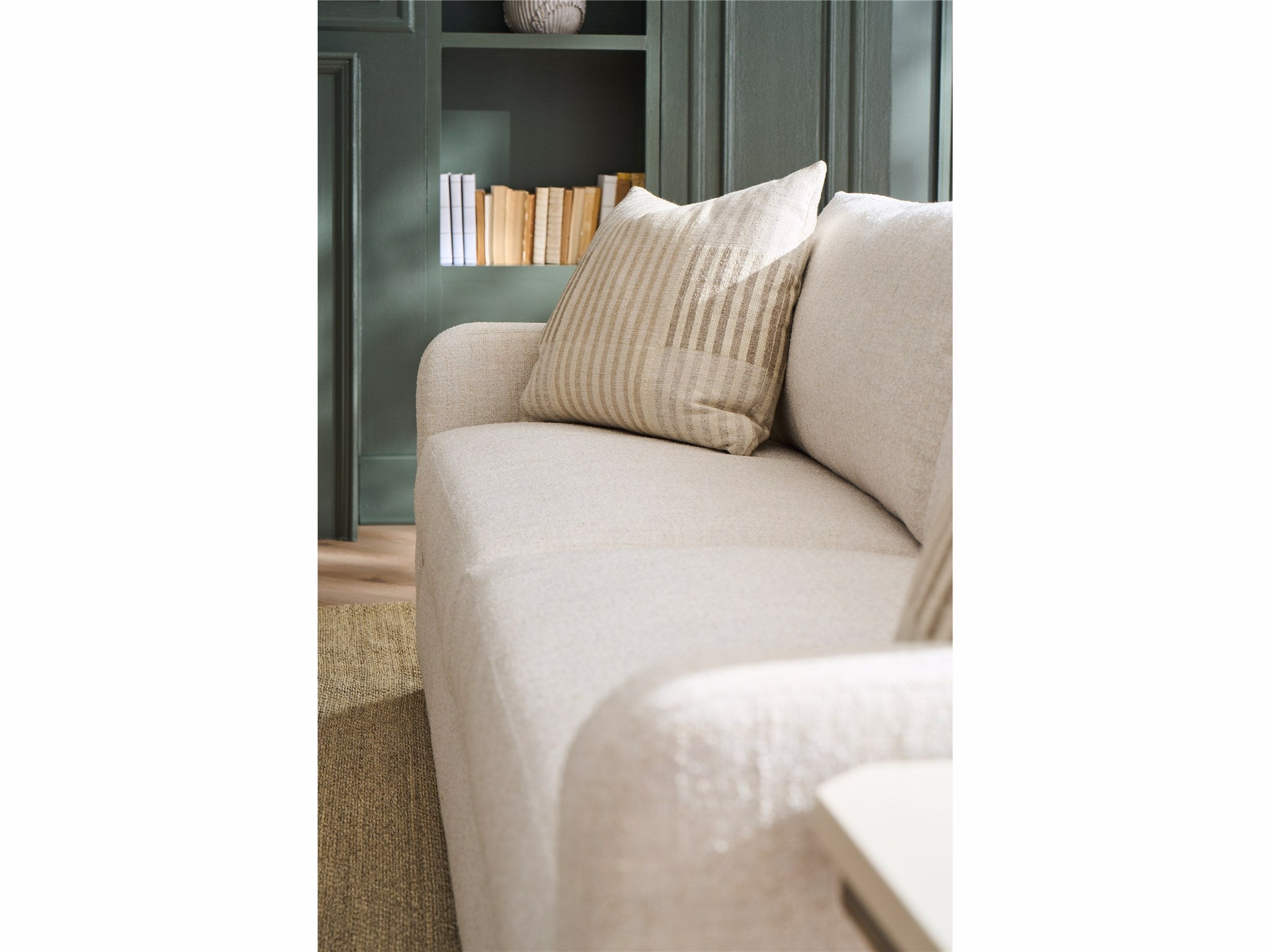Universal Furniture Filmore Sofa — Ayers Vanilla — Filmore Collection