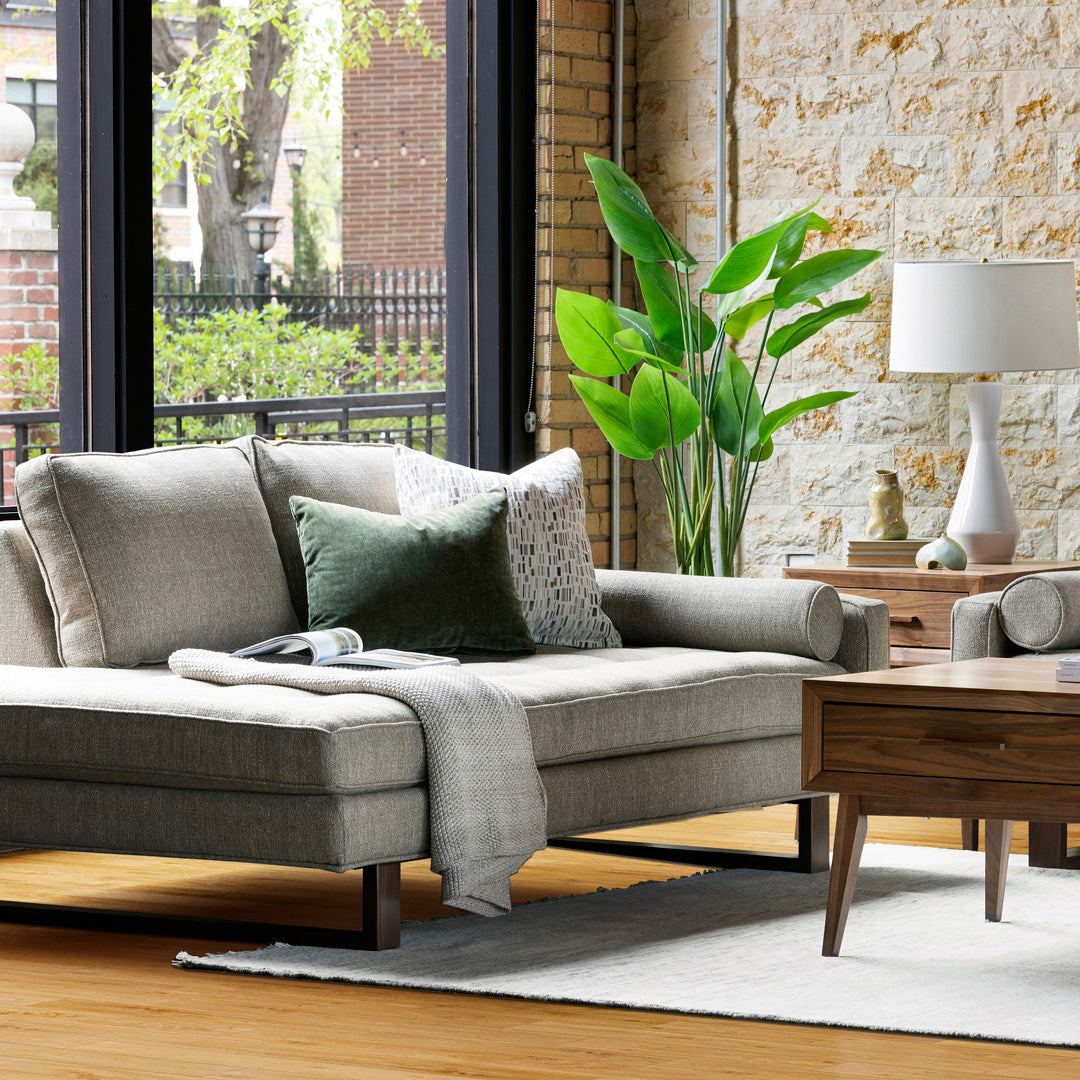 Jonathan Louis Bennett Chaise