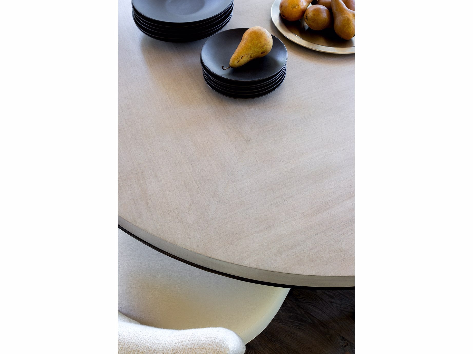 Universal Furniture Topanga Round Dining Table — Erinn V Collection