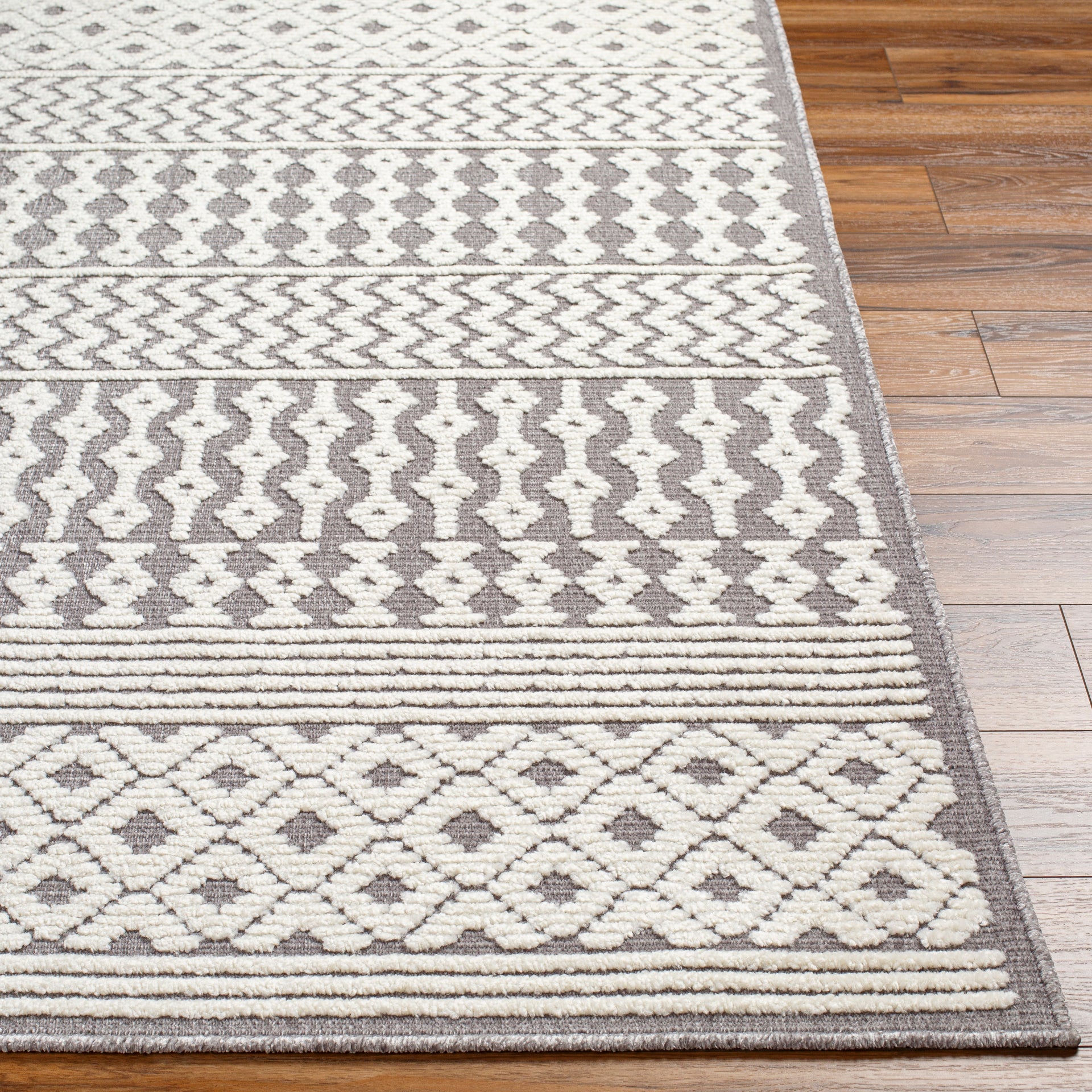 Lyna Machine Woven Rug Livabliss Lyna