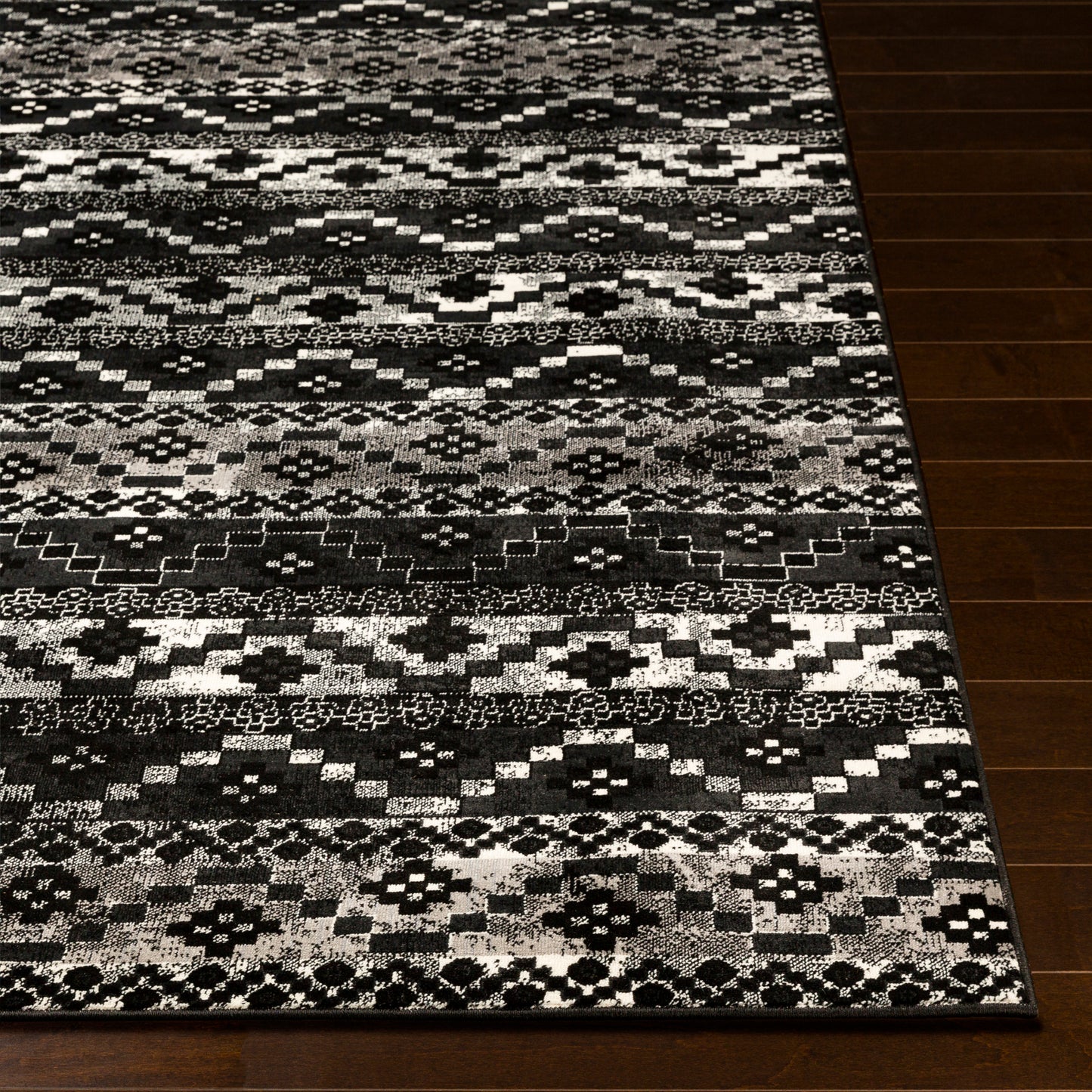 Mumbai Machine Woven Rug Livabliss Mumbai