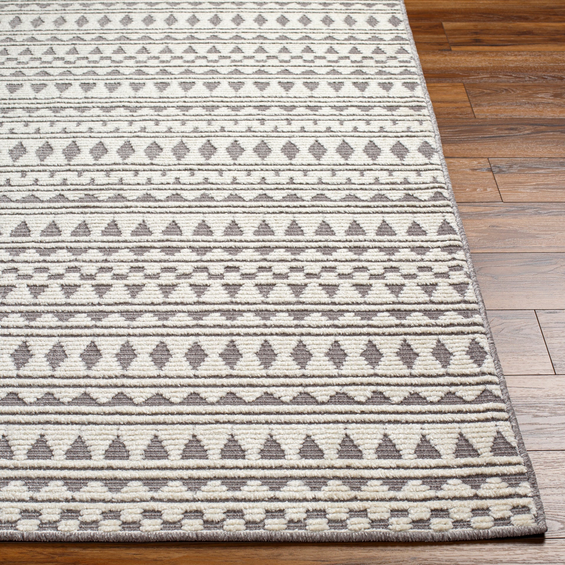 Lyna Machine Woven Rug Livabliss Lyna