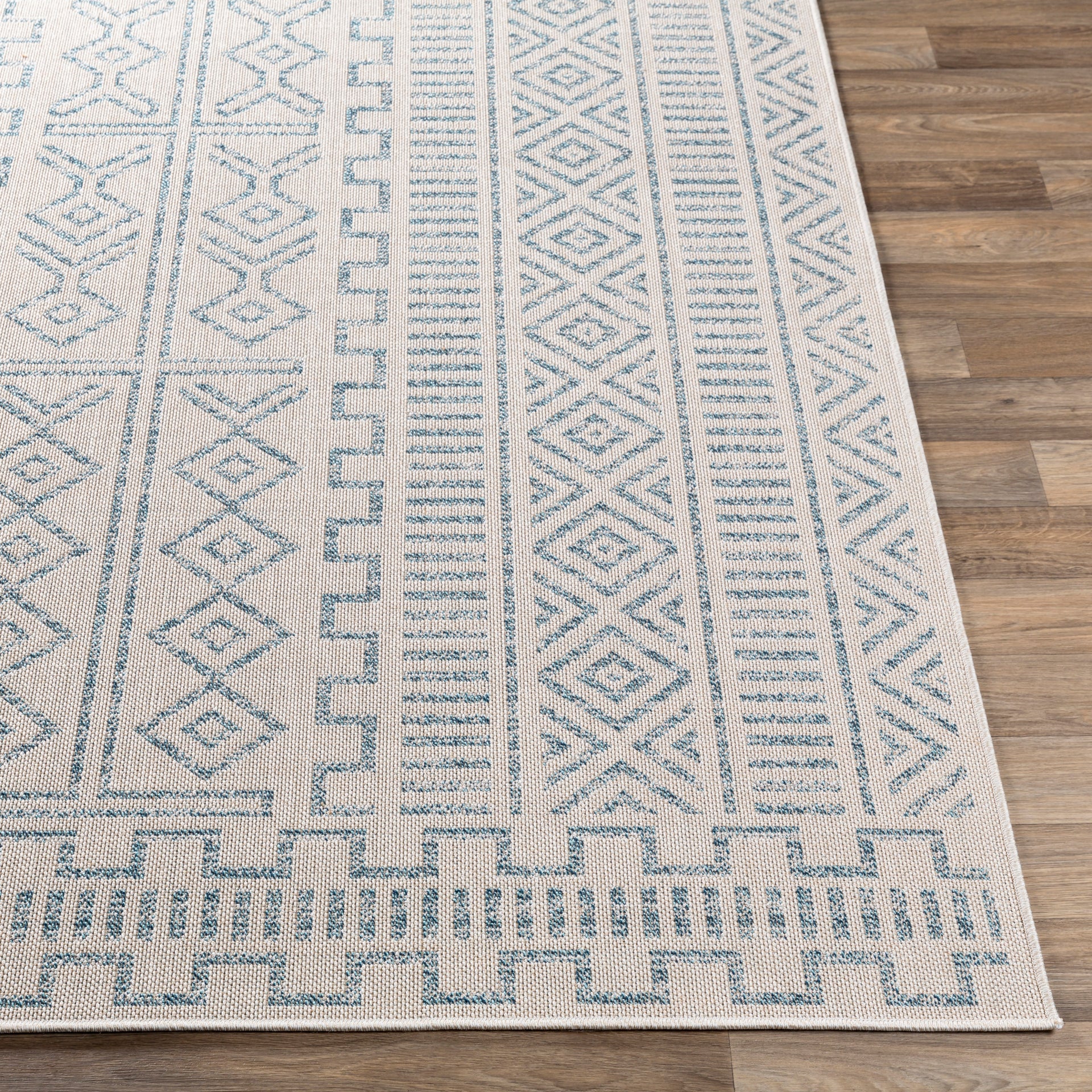 Veranda Machine Woven Rug Livabliss Veranda