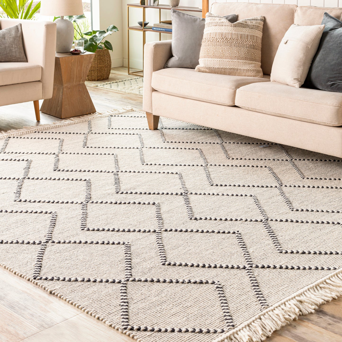 Uttar Handmade Rug Livabliss Uttar