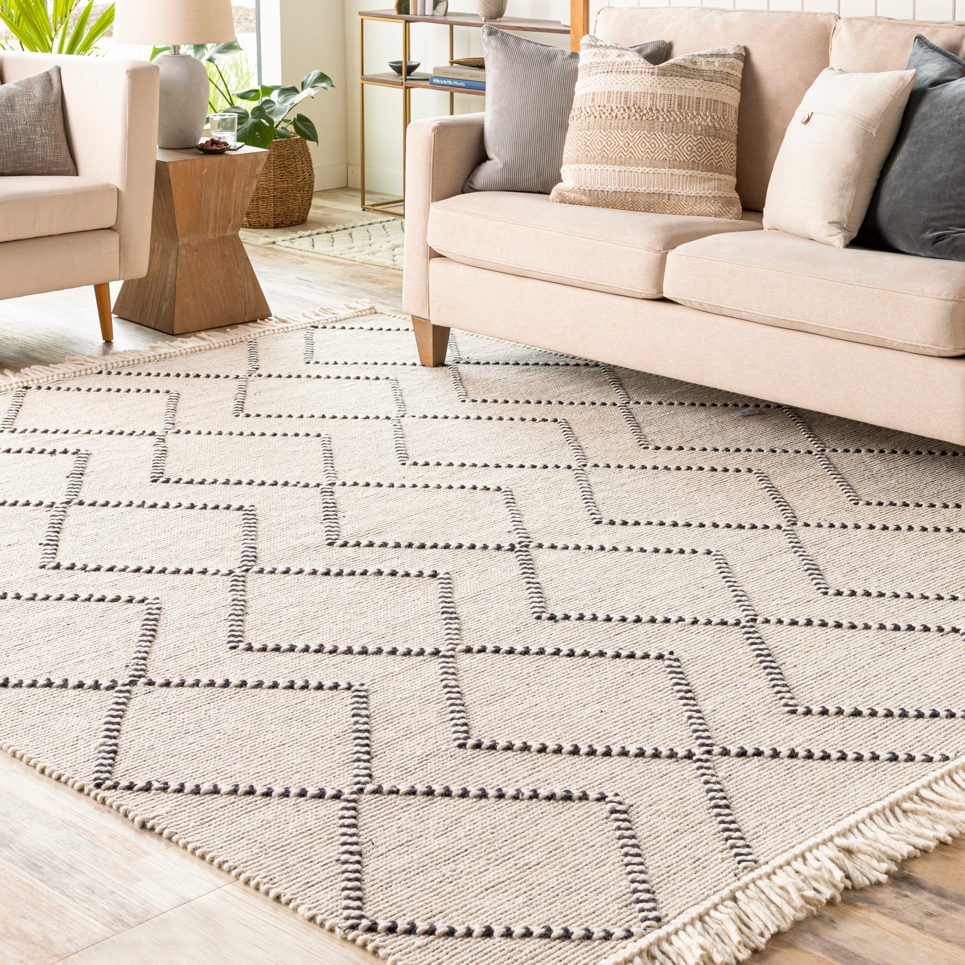 Uttar Handmade Rug Livabliss Uttar