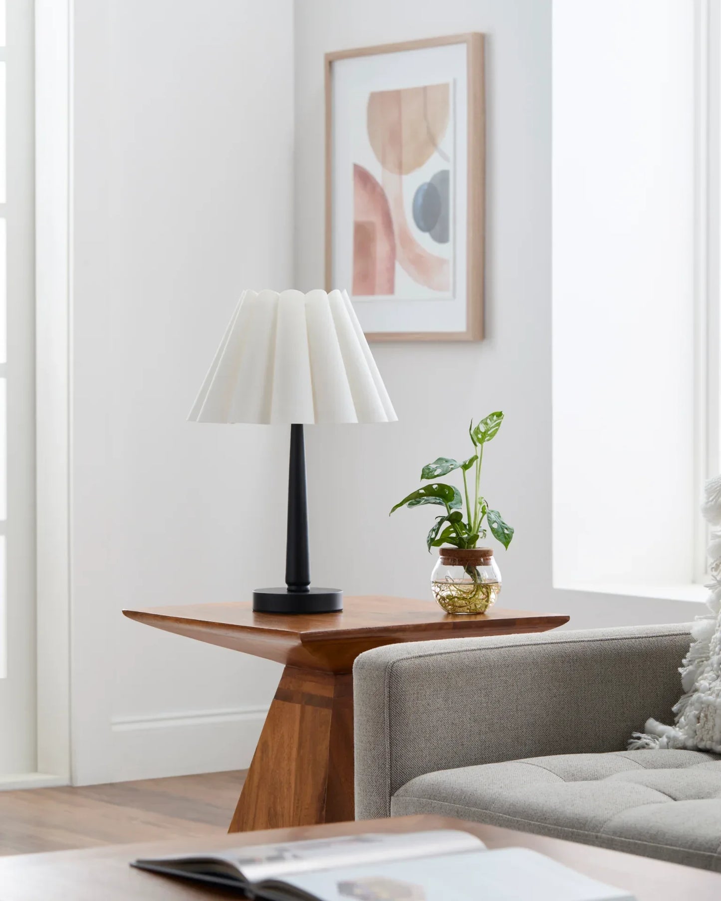 Leynar Accent Table Lamp Livabliss Leynar