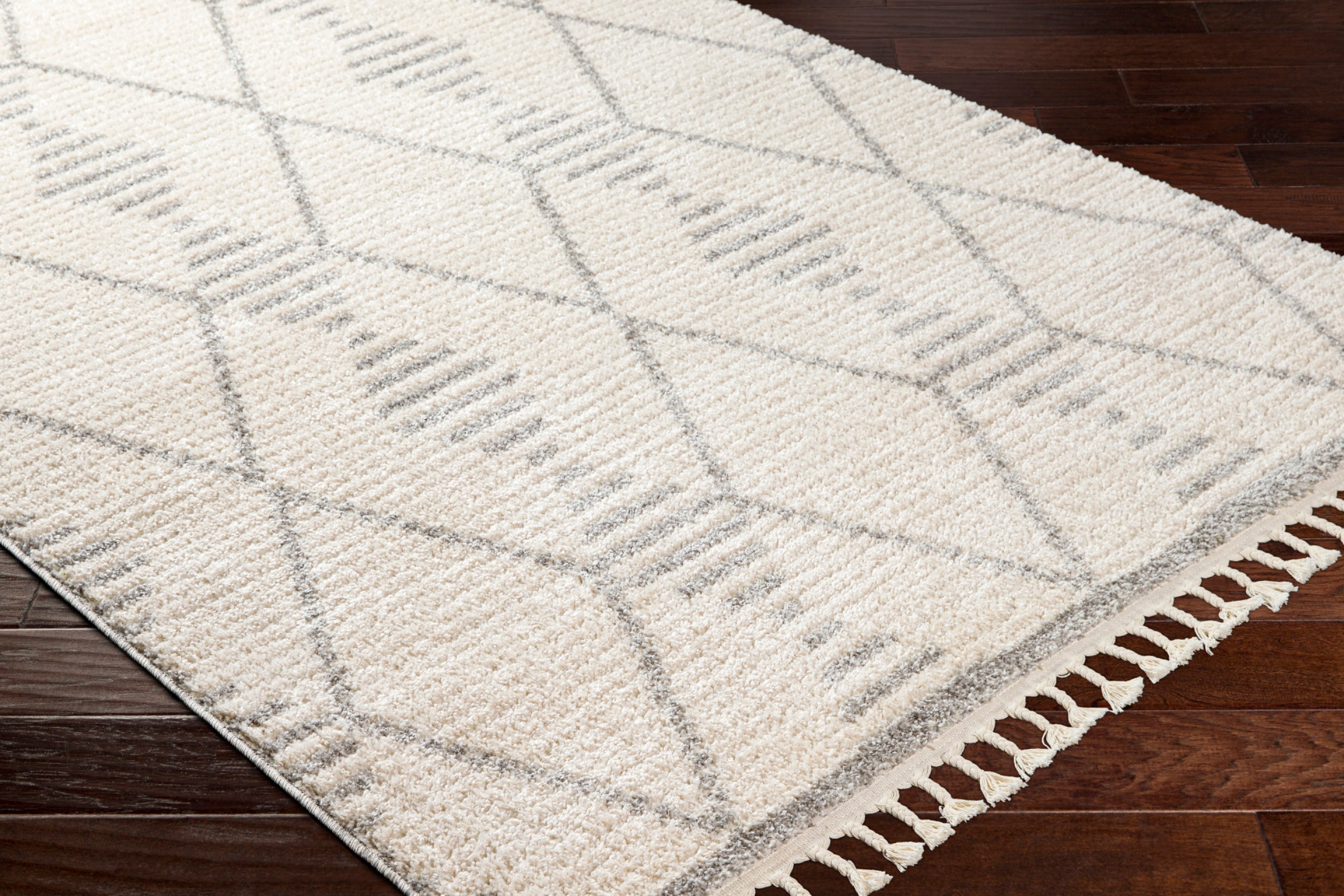 Valencia Machine Woven Rug Livabliss Valencia