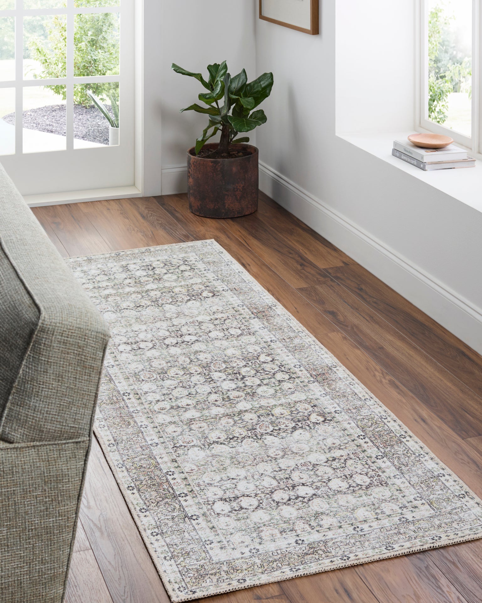 Lorelai Machine Woven Rug Vivir X Livabliss Lorelai