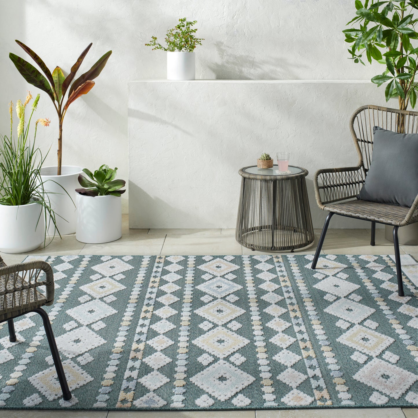 Lakeside Machine Woven Rug Livabliss Lakeside
