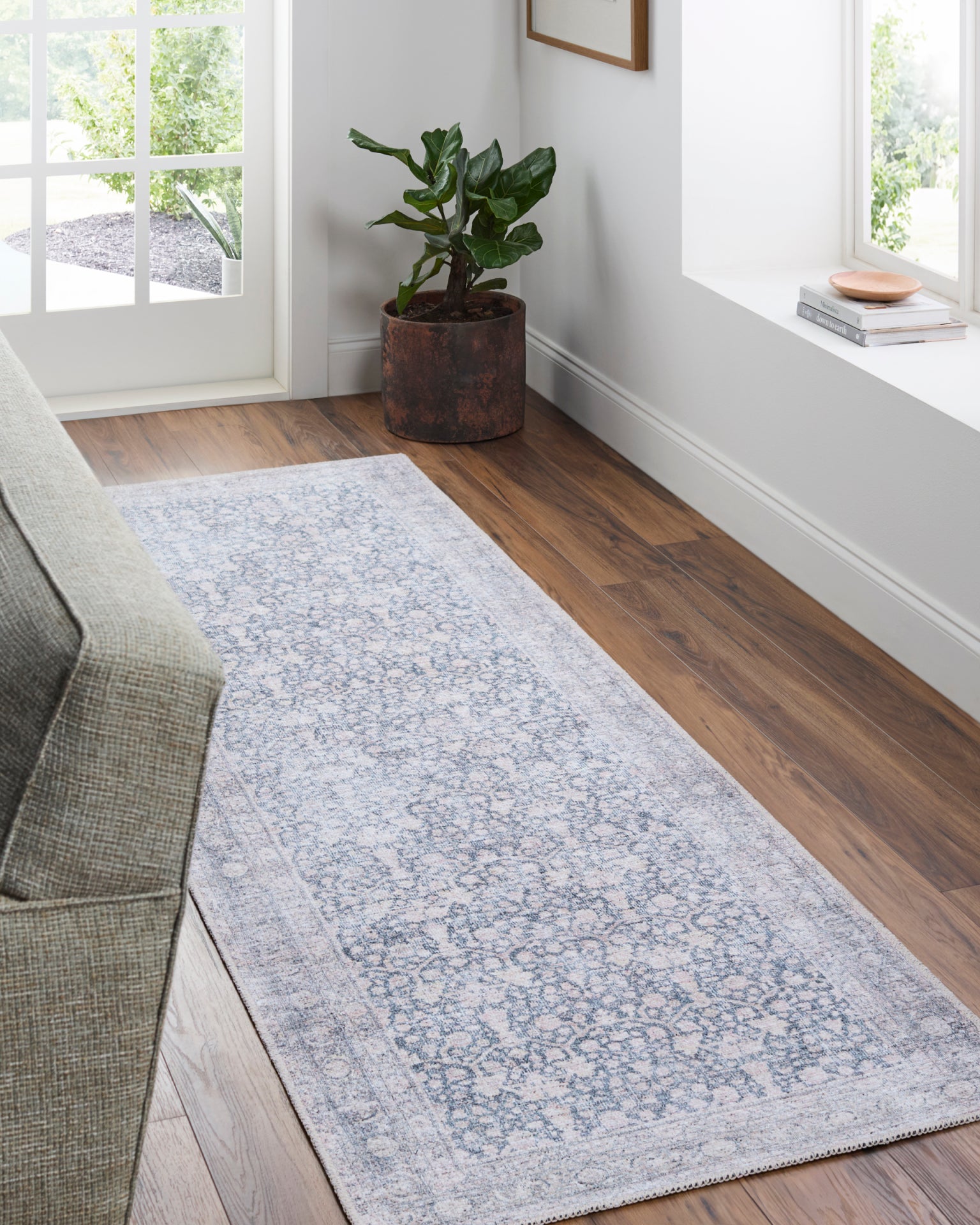 Lorelai Machine Woven Rug Vivir X Livabliss Lorelai