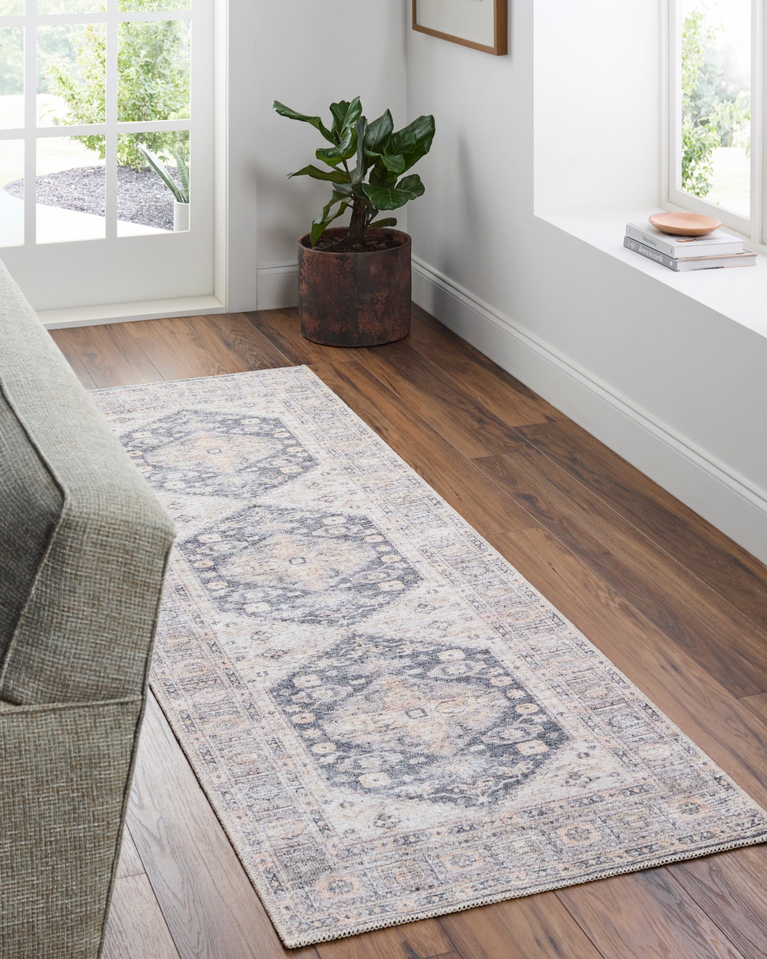 Lorelai Machine Woven Rug Vivir X Livabliss Lorelai