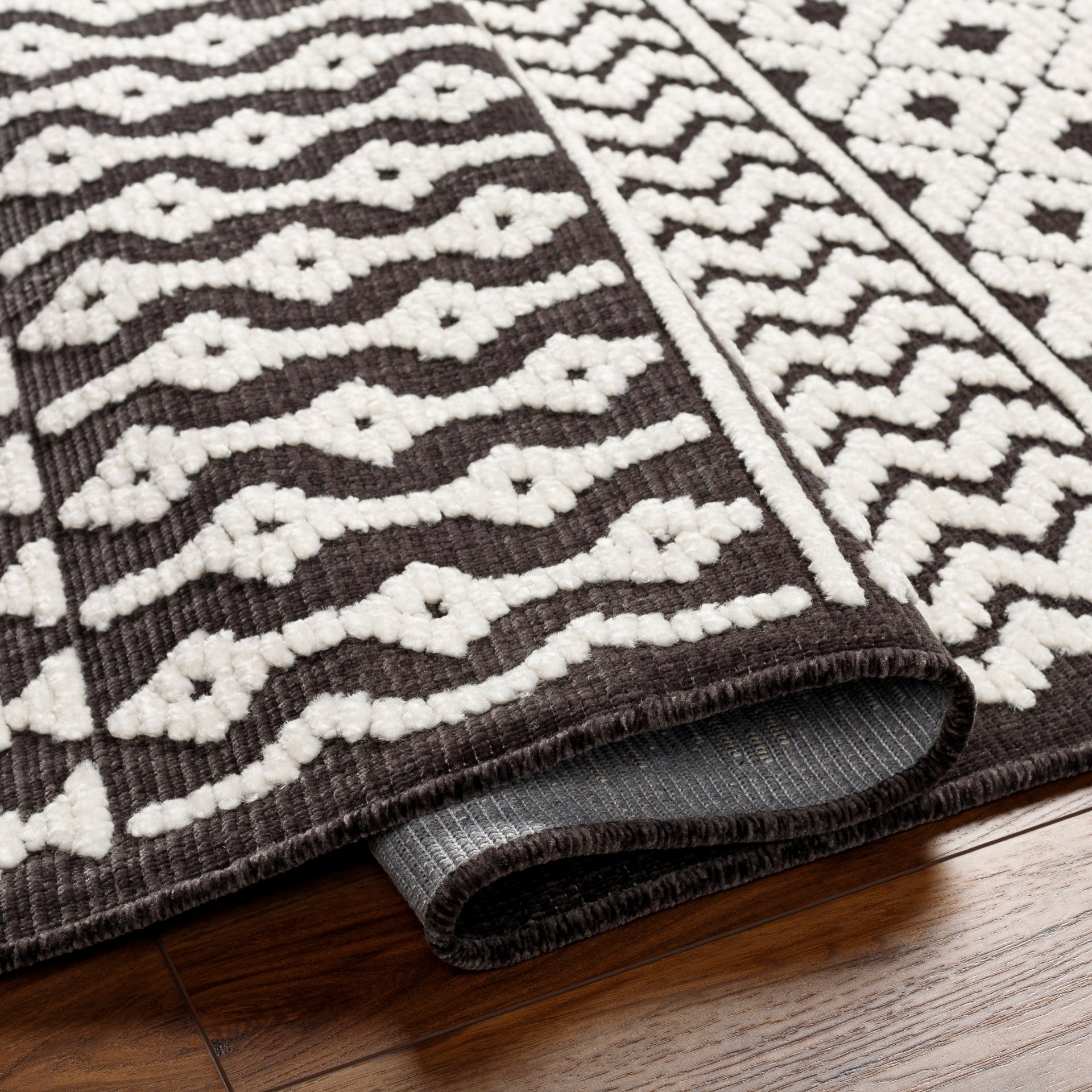 Lyna Machine Woven Rug Livabliss Lyna