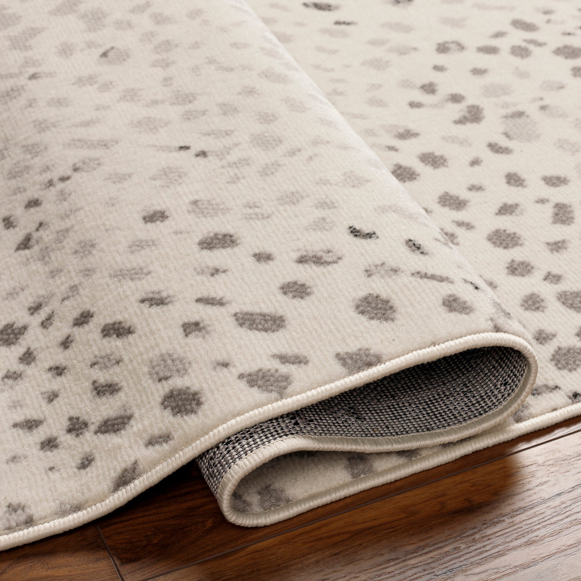 Pisa Machine Woven Rug Livabliss Pisa