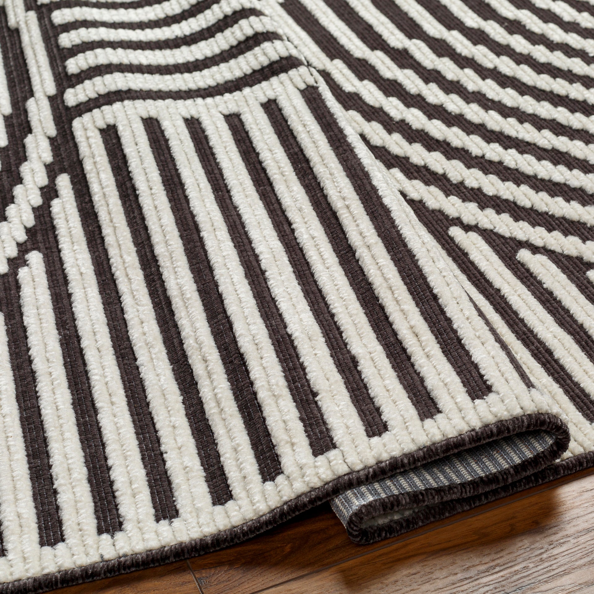Lyna Machine Woven Rug Livabliss Lyna