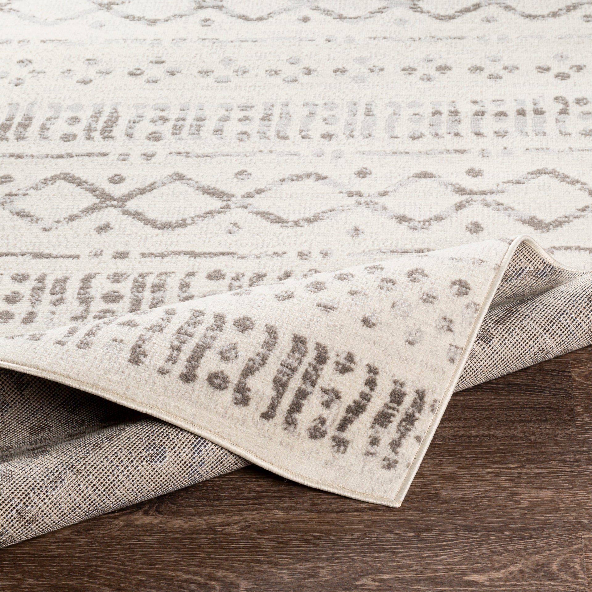 Pisa Machine Woven Rug Livabliss Pisa
