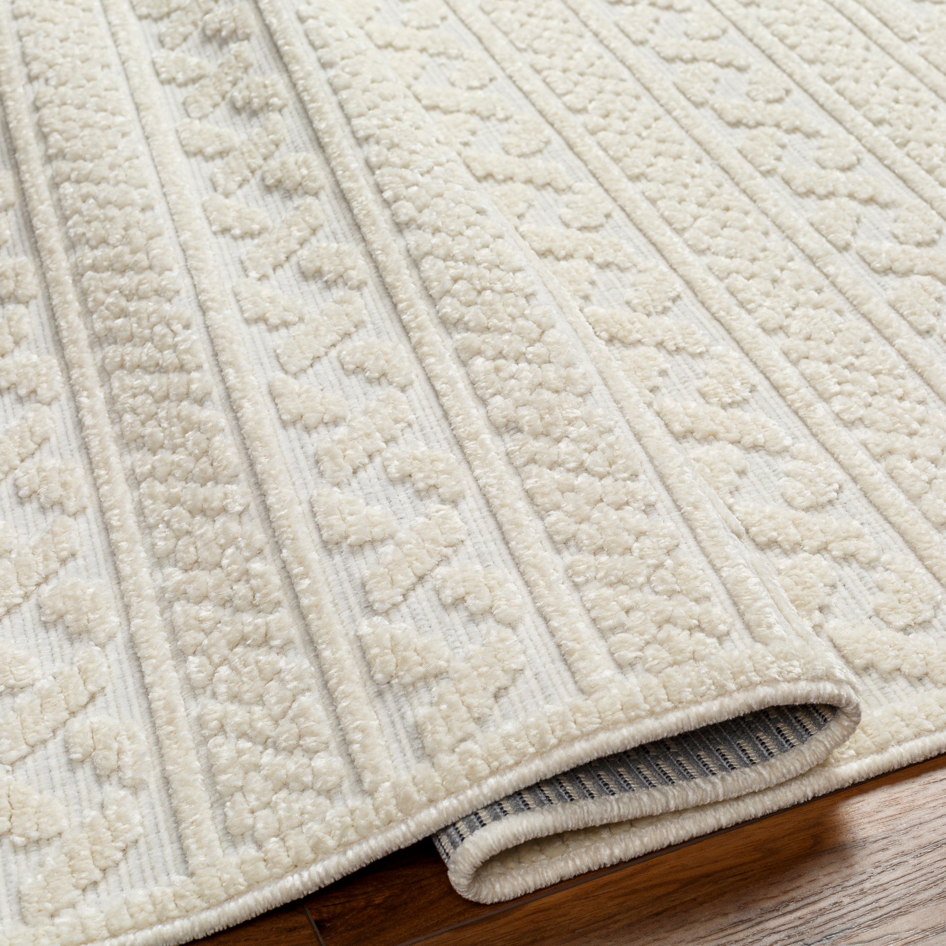 Lyna Machine Woven Rug Livabliss Lyna