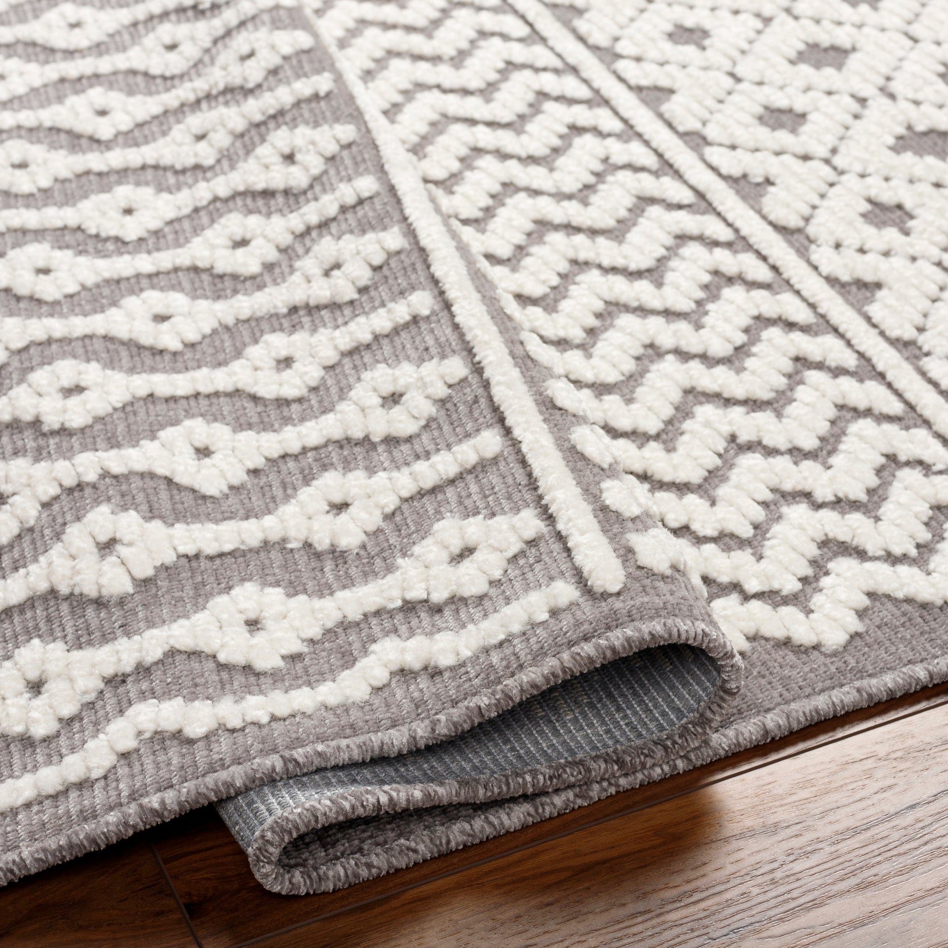Lyna Machine Woven Rug Livabliss Lyna